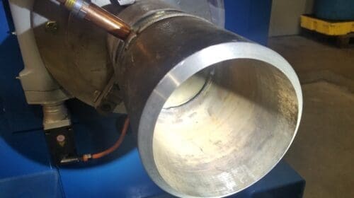 The UR5 robot becomes the “golden arm” for pipe welding and is safe for collaborative work alongside human workers.