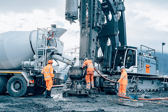 Drilling equipment and technique. Photo courtesy of Liebherr