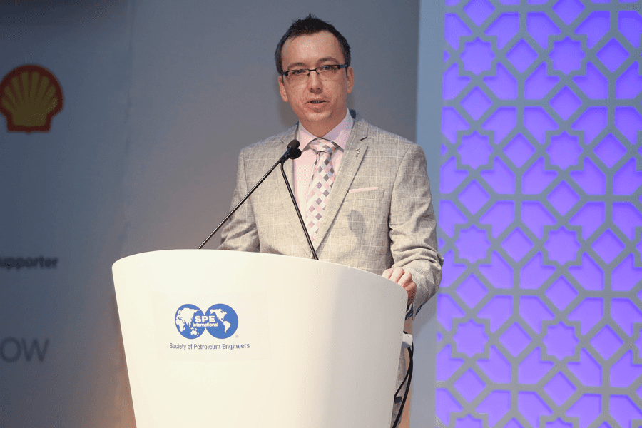 Dr. Marcin Nazaruk delivers his IOGP Outstanding Young Professional Award (OYPA) Acceptance Speech at the 2018 SPE HSSE-SR Conference in Abu Dhabi. Photos courtesy of SPE.