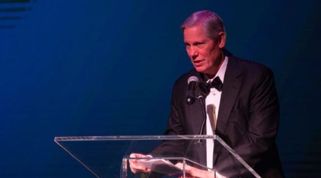 Corby Robertson Jr. introduces Rex Tillerson at the Ucross Founders Dinner Benefit