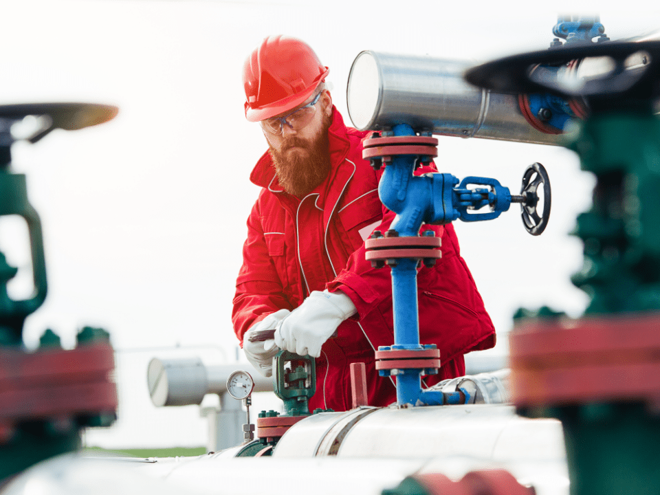 Winterization Gear: Preventing Cold Stress Injuries for Oil and Gas Workers