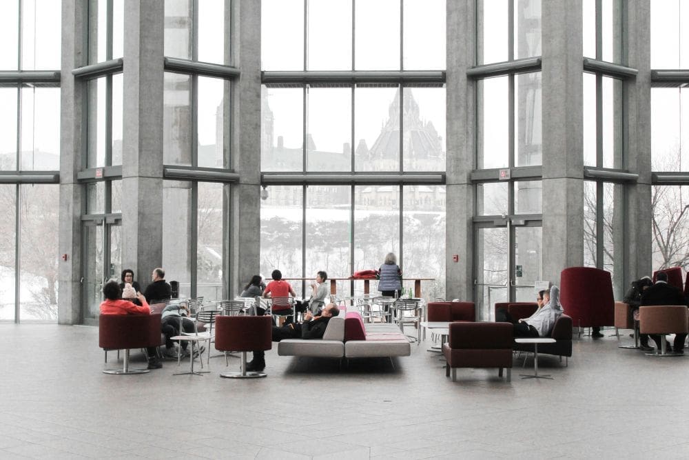 How Can Oil and Gas Companies Take Advantage of Modular Office Furniture to Stay Ahead