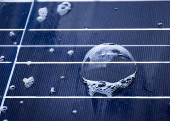 China produces hybrid solar cell