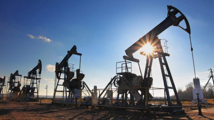 U.S. oil inventories climb by 3.5 million barrels, latest data show 1 US crude oil inventories increase, according to EIA