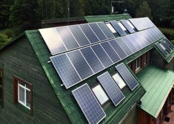 Africa turns to Chinese-made solar panels