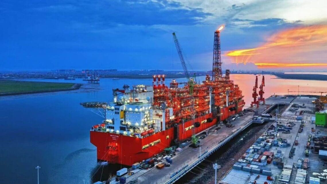 Built in Only 33 Months — China’s Giant 3,000,000-Ton Floating Platform ...