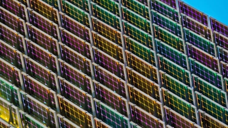 Glass solar panels produce up to 400kW