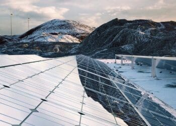 First-ever winter solar panel produces up to 440w at home