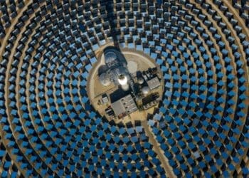 7,000,000 solar panels aligned in China