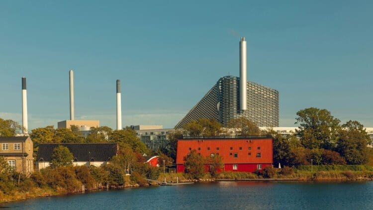 Plug Power to supply three hydrogen projects in UK