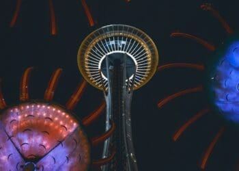 Seattle's solar flowers make photosynthesis and bloom — 48 cells producing 1,1 kW and pulsing with sound 42 Seattle's solar flowers make photosynthesis and bloom