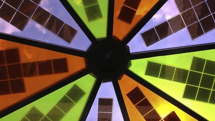 "Rainbow" solar glass turns color into heat