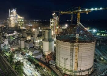 Exxon prepares to handle Venezuelan crude feedstock