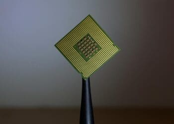 First solar-powered nanobot developed Pennsylvania Michigan universities