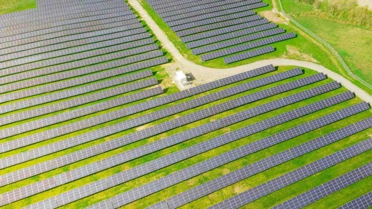 ITM Power wins front-end engineering roles on green hydrogen developments in Australia and Canada 1 Australia and Canada's upcoming hydrogen project