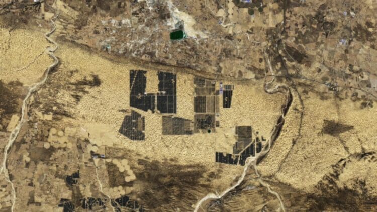 Great Wall of Energy eight million panels