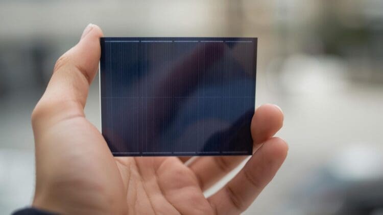 Solar panels have been “retired” — they have something thinner, lighter, and cheaper, and it’s not American 1 Thin solar panel