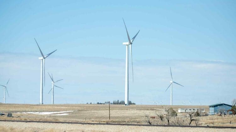 Alliant Energy advances proposal for the Columbia Wind project in Wisconsin 1 Alliant Energy advances proposal in Wisconsin