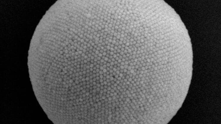 a plasmonic superball with nanoparticles