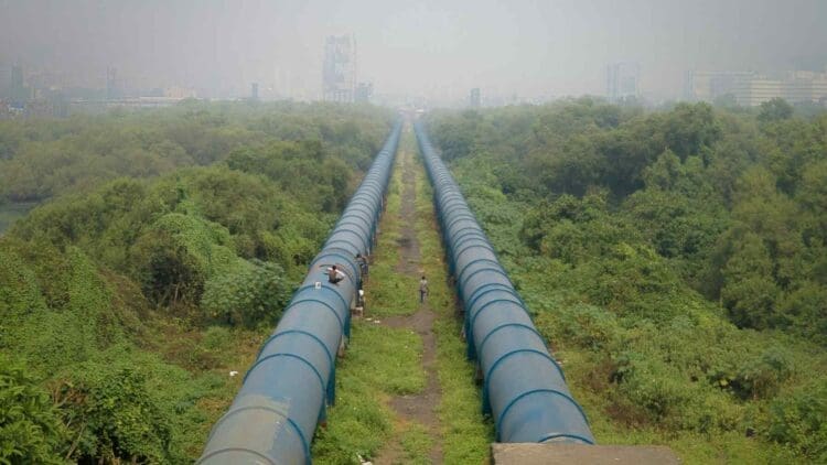 Natural gas pipeline negotiate rate arrangements