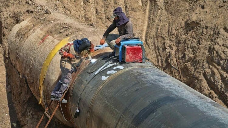 Kinder Morgan adds new delivery points to its Western Gateway transportation network 1 Kinder Morgan