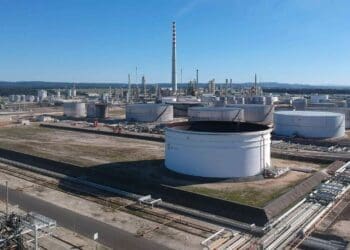 Imperial Oil sets refinery utilization goal of 91–93% supported by planned 2026 maintenance program 2 Imperial Oil refinery