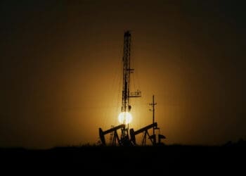 Diamondback oil derrick