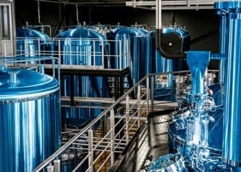 Plug scalable electrolyzer system
