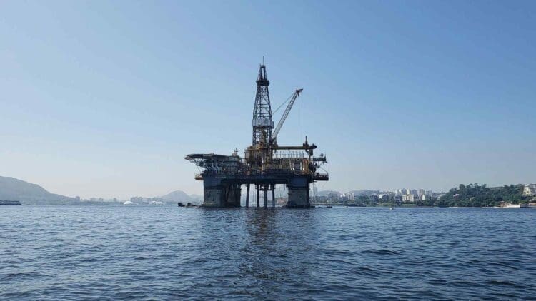Chevron oil reservoir