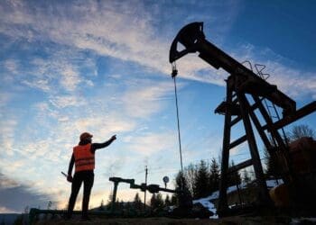 oilfield worker oil pump