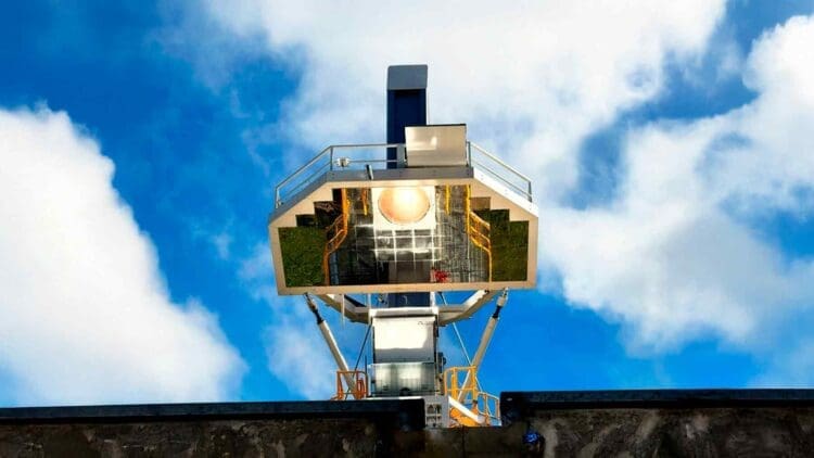 This lens can concentrate sunlight and turn it into green hydrogen, effectively ‘beaming’ energy down 1 concentrated solar power plant