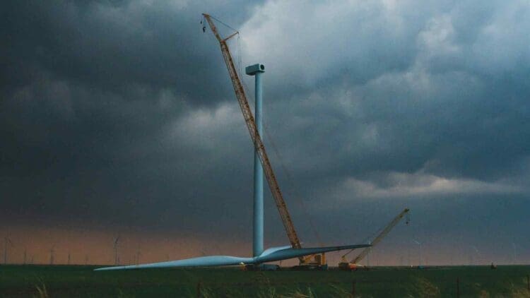 Wind turbines rarely lose their blades, but this wind farm has lost three and no one knows why 1 Wind turbine without blade