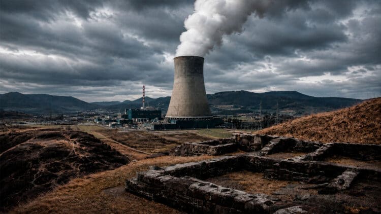 It was supposed to become a nuclear power plant until excavators uncovered what looked like a time machine from the Bronze Age, complete with animals, unknown people, and 10,000-year-old roundhouses still standing 1 nuclear power plant surrounded by historical site