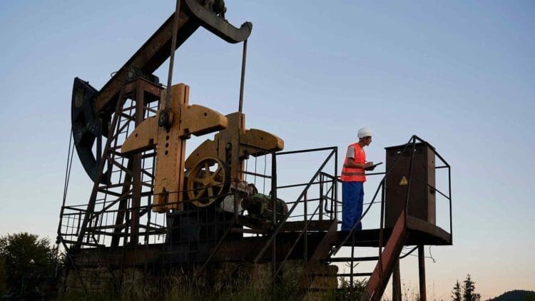 Chevron oil pump