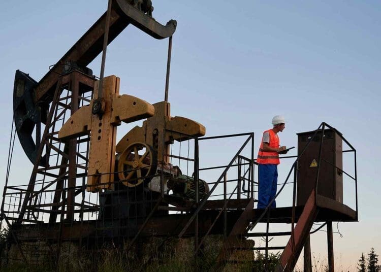 Chevron oil pump