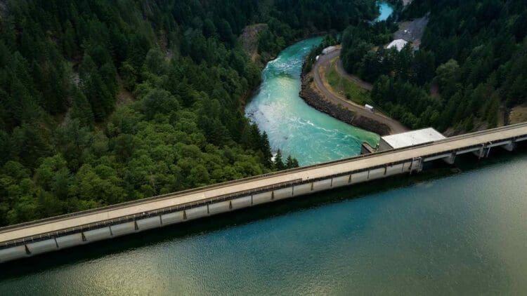 hydroelectic dam blocking river flow