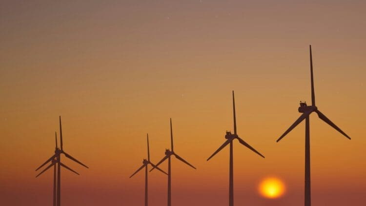 ORE Catapult opens its floating wind supply chain programme to South Wales businesses ahead of a Celtic Sea leasing round set to create 5,300 jobs 1 Offshore wind turbines