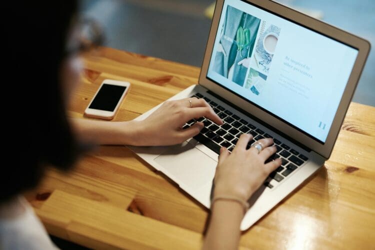 Staying anonymous while researching online