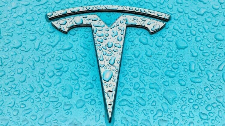 Tesla quietly shelved its Solar Roof after missing production targets by 97% and leaving thousands of customers without support 1 Tesla