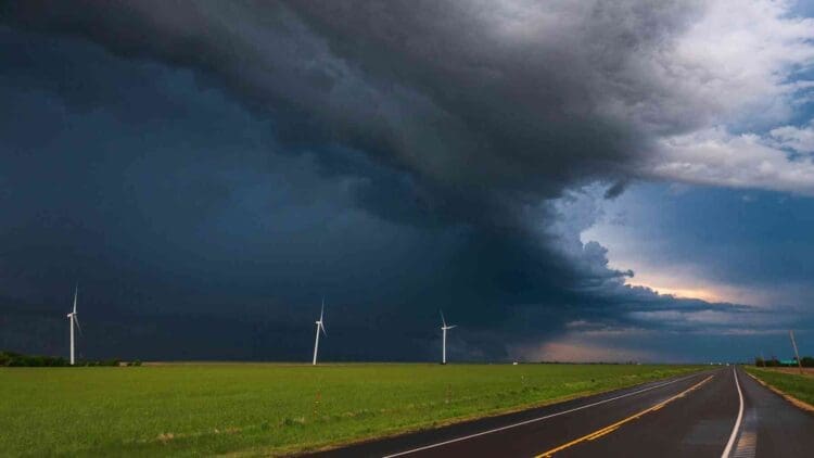 A Texas wind farm faced an approaching storm and ended up doing something no one expected: it slowed the storm itself 1 storm approaching a wind farm