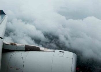 flight in weather with high turbulence