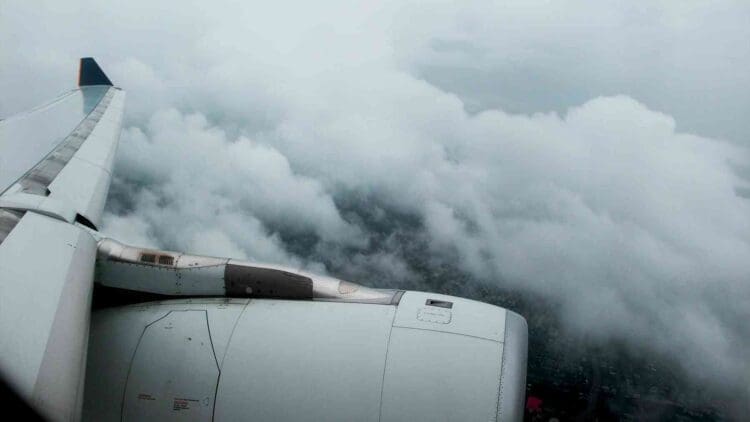 flight in weather with high turbulence