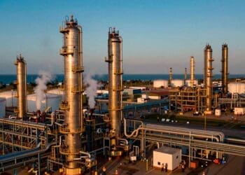 Dangote Refinery surpasses nameplate capacity, reaching 700,000 barrels per day after performance testing 2 Dangote Refinery 700,000 barrels