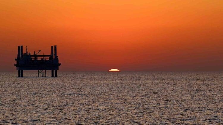 Eni and PETRONAS launch Searah joint venture in Southeast Asia with over USD 20 billion investment pipeline 1 Eni and PETRONAS Searah