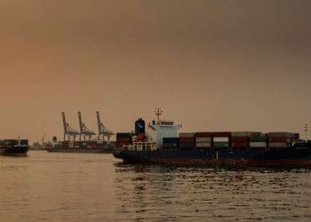 Hormuz closure shipping costs