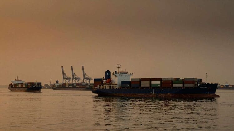 Hormuz closure shipping costs