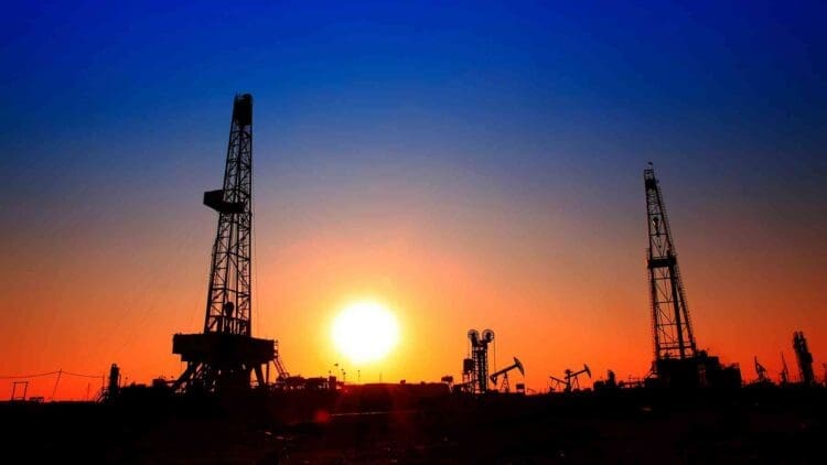 Venezuela and Shell sign five energy agreements covering Loran