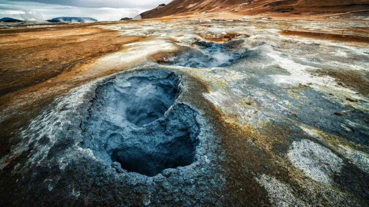 Listening to Earth's background hum, scientists mapped deep salt caverns that could store renewable energy at massive scale 1 Energy