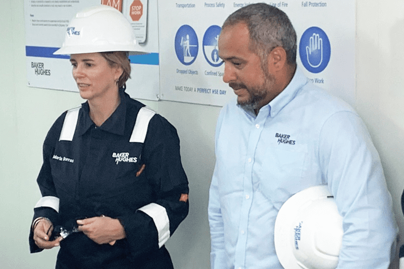 Borras answers questions from field employees in Saudi Arabia with Jose Noguera, Baker Hughes regional product line leader. (2019)