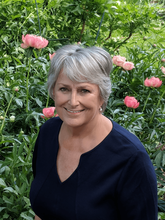 Breaking 84 years of tradition, Robbie Gries made history as AAPG’s first female president (2001-2002).